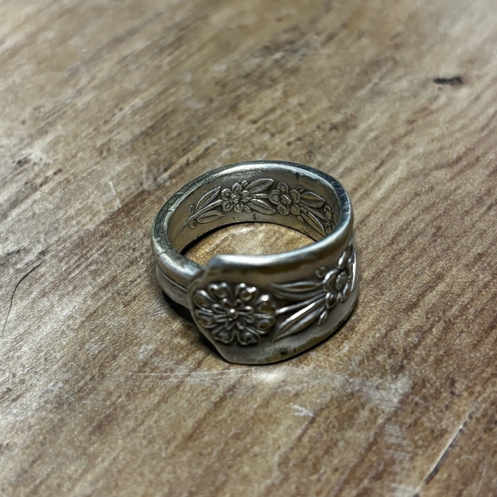 Beautiful Vintage Floral Spoon Ring